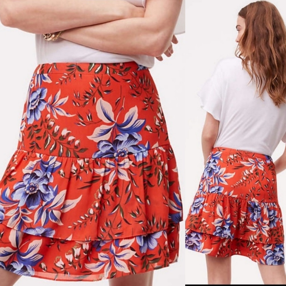 Loft orangey-red floral tiered flippy skirt